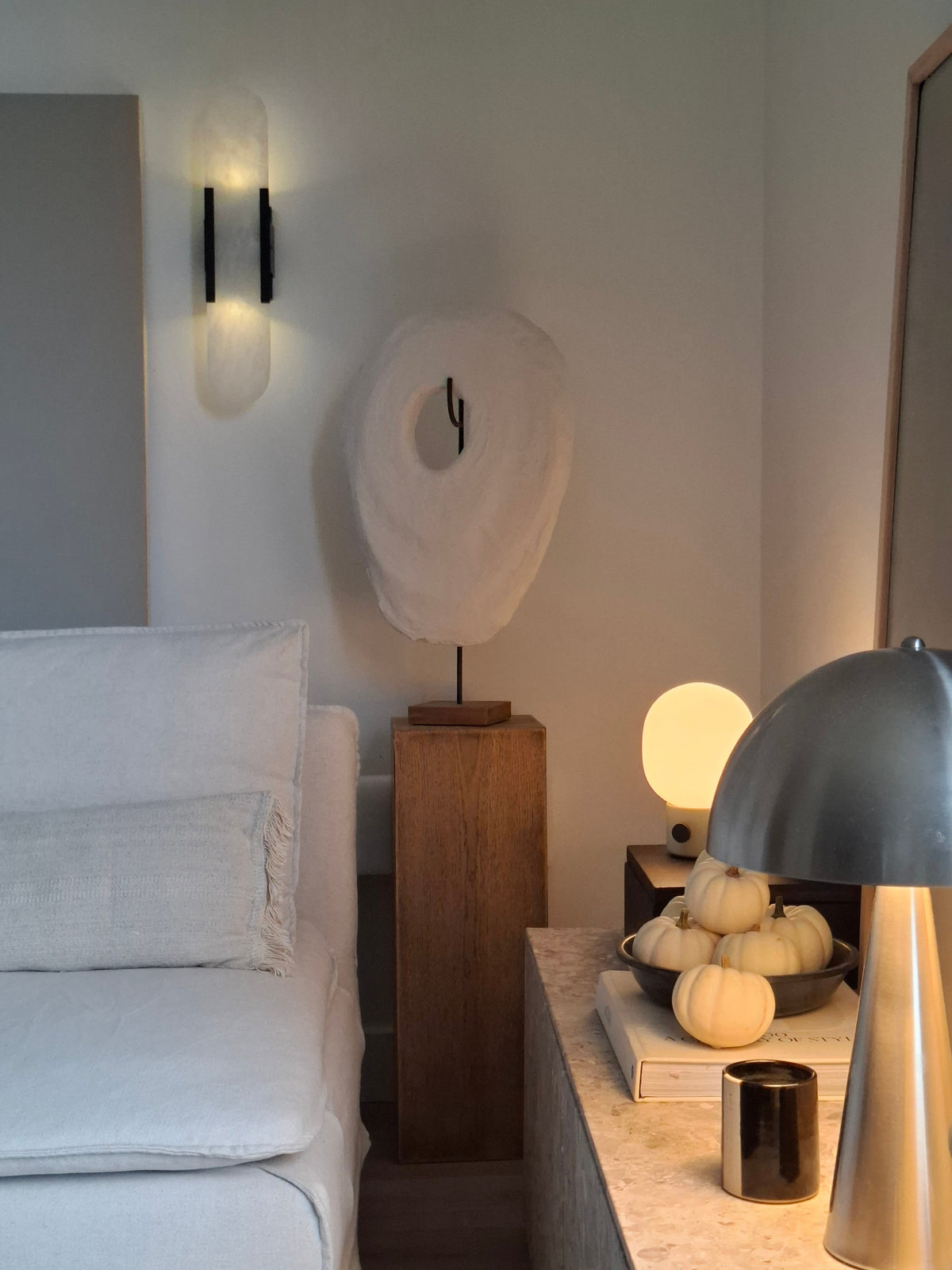 Elara - Eigentijdse wandlamp in natuurlijk marmer