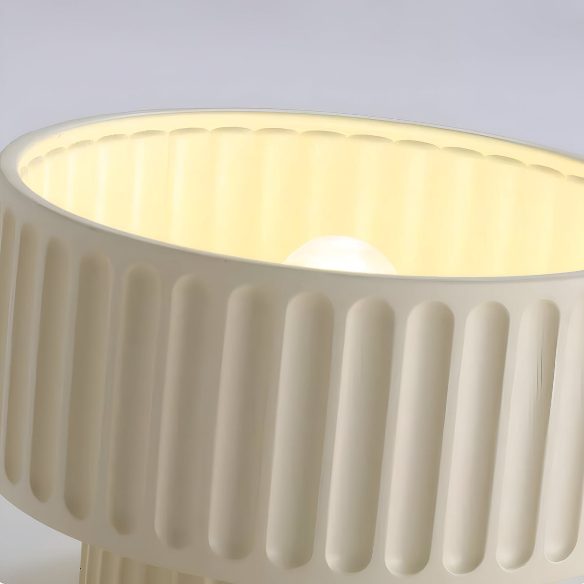 Lumora – Gele retro plafondlamp met moderne touch