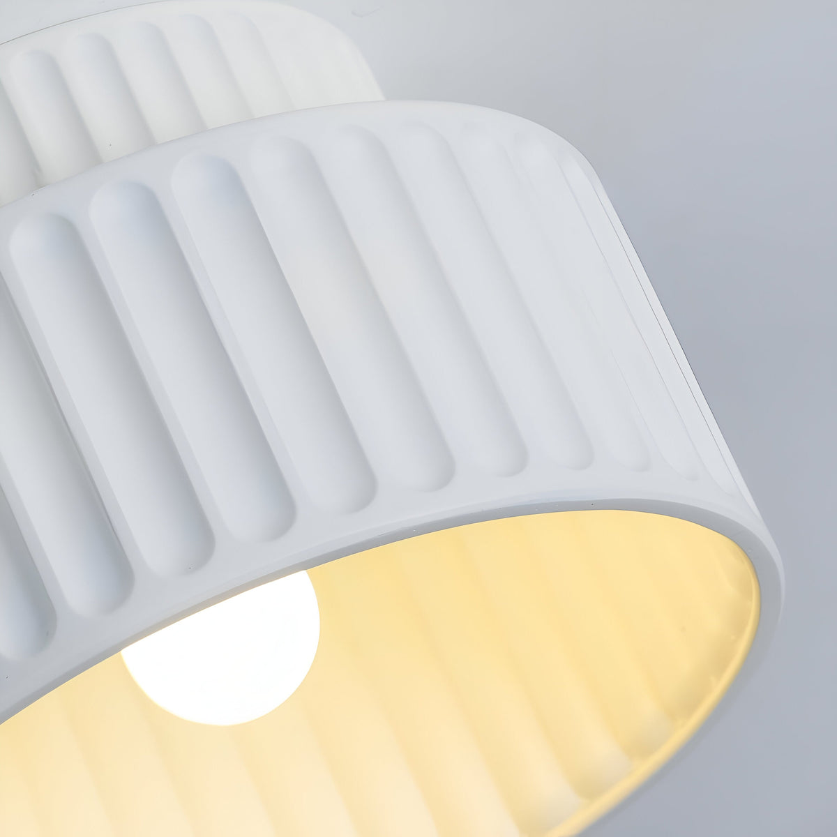 Lumora – Gele retro plafondlamp met moderne touch