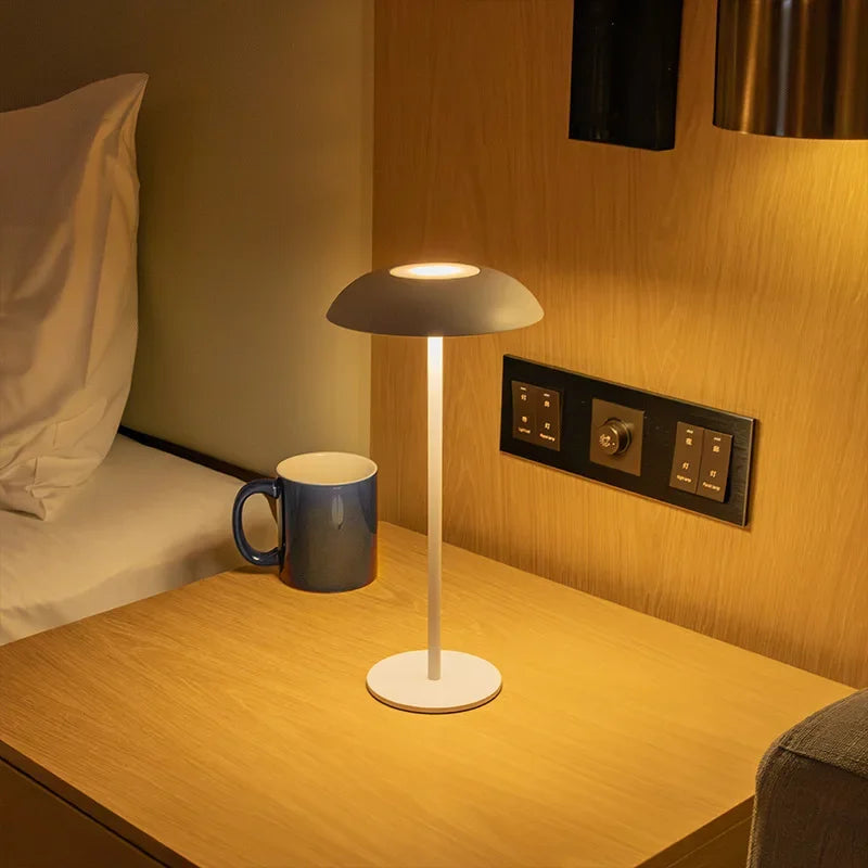 NEOVA Touch Tafellamp – moderne lamp voor binnen en buiten met aanraakbediening.
