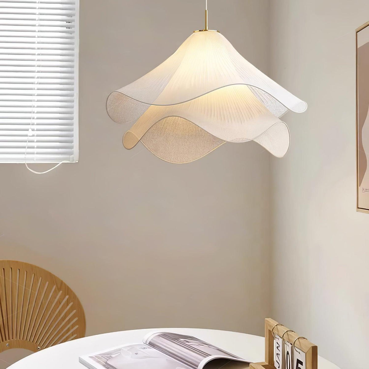 Bloomora – Lampada da soffitto elegante con design a forma di fiore