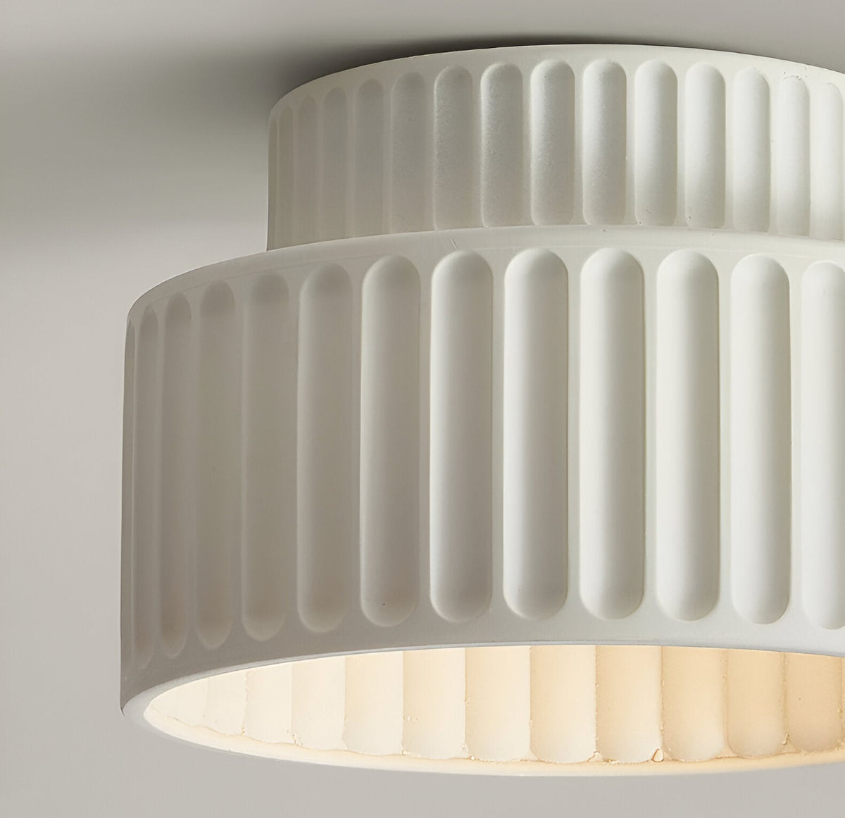 Lumora – Gele retro plafondlamp met moderne touch